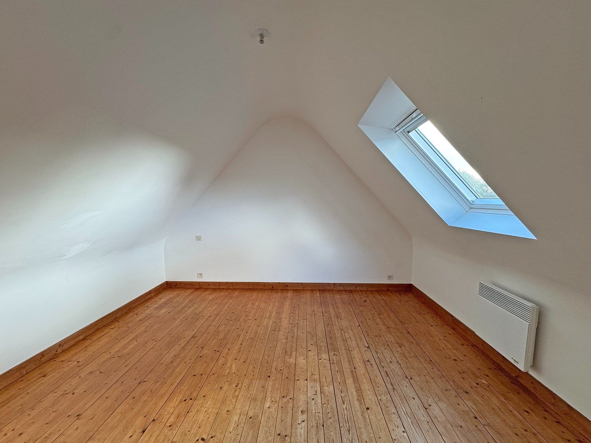 farm complex 11 Rooms for sale on GUILER SUR GOYEN (29710)