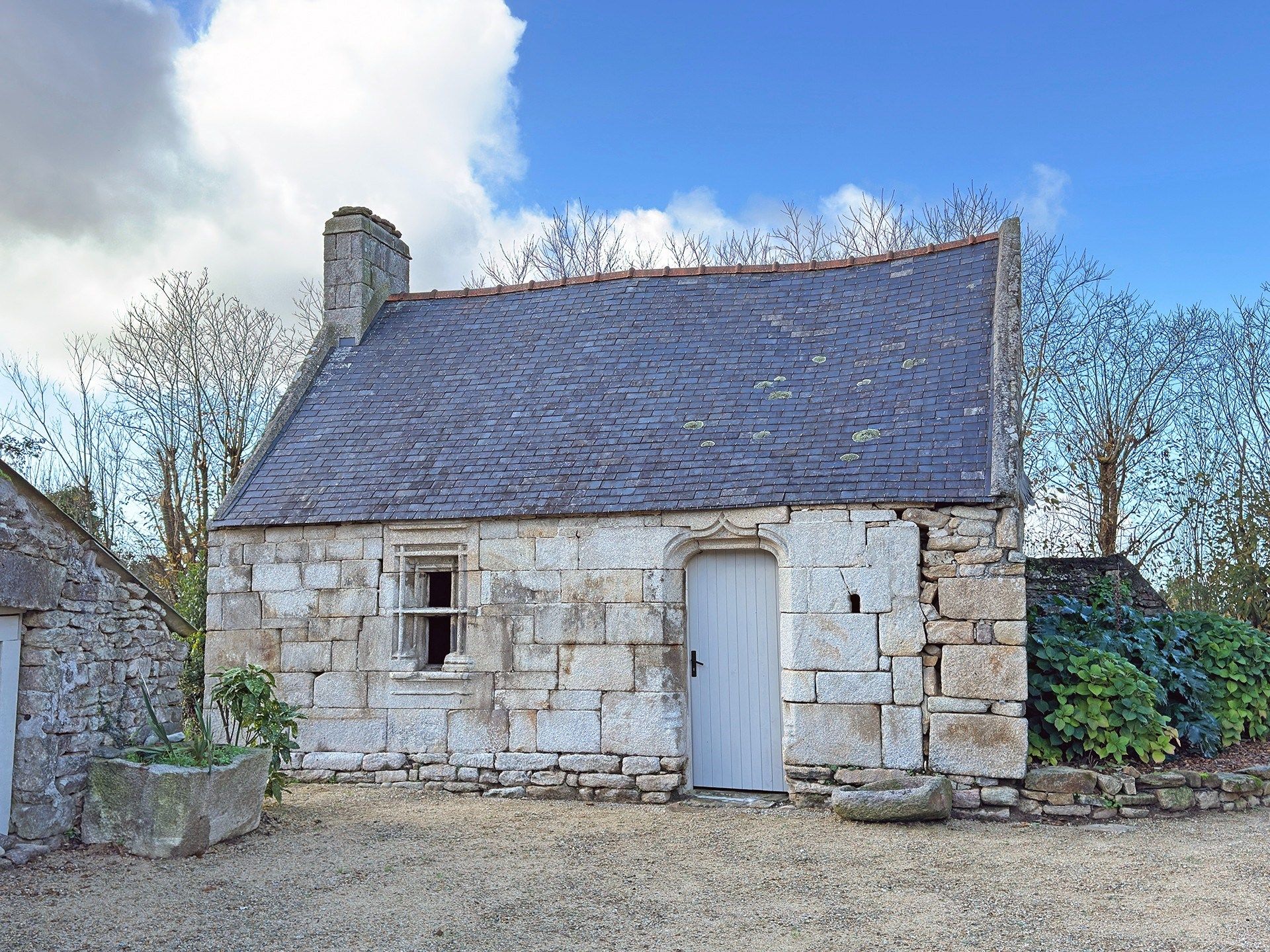 farm complex 11 Rooms for sale on GUILER SUR GOYEN (29710)