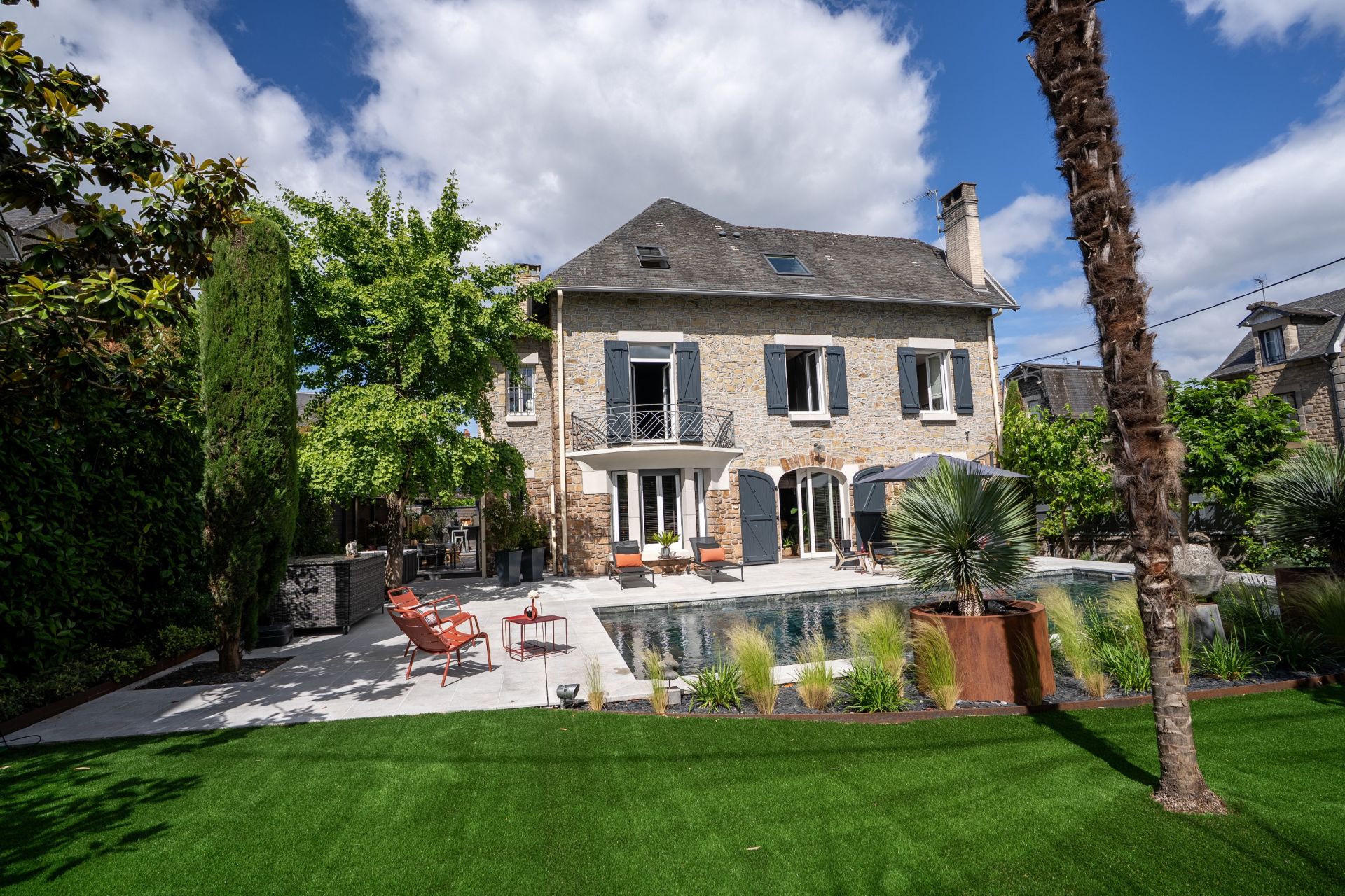 luxury house 7 Rooms for sale on BRIVE LA GAILLARDE (19100)