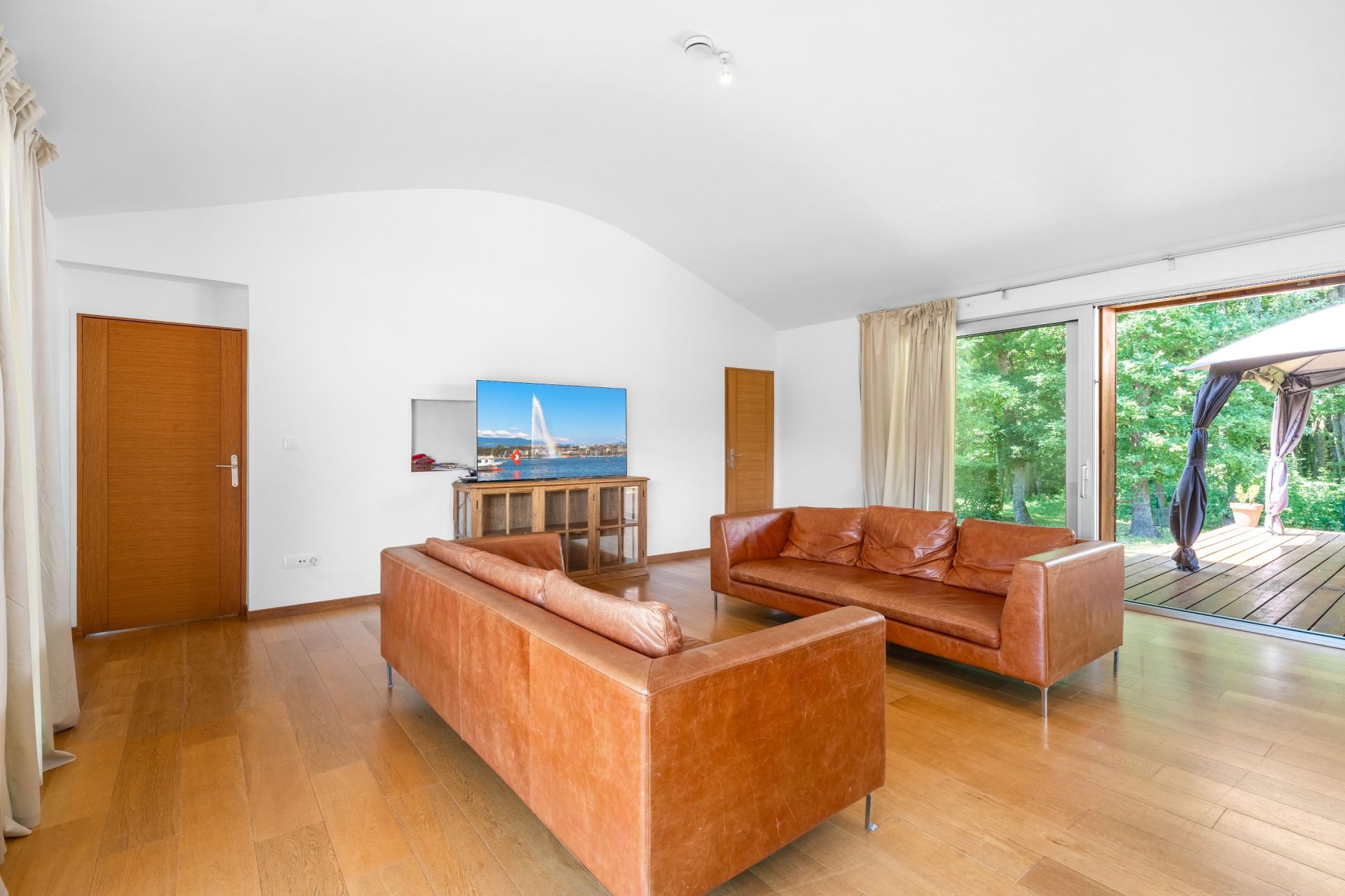 luxury house 8 Rooms for sale on VEIGY FONCENEX (74140)