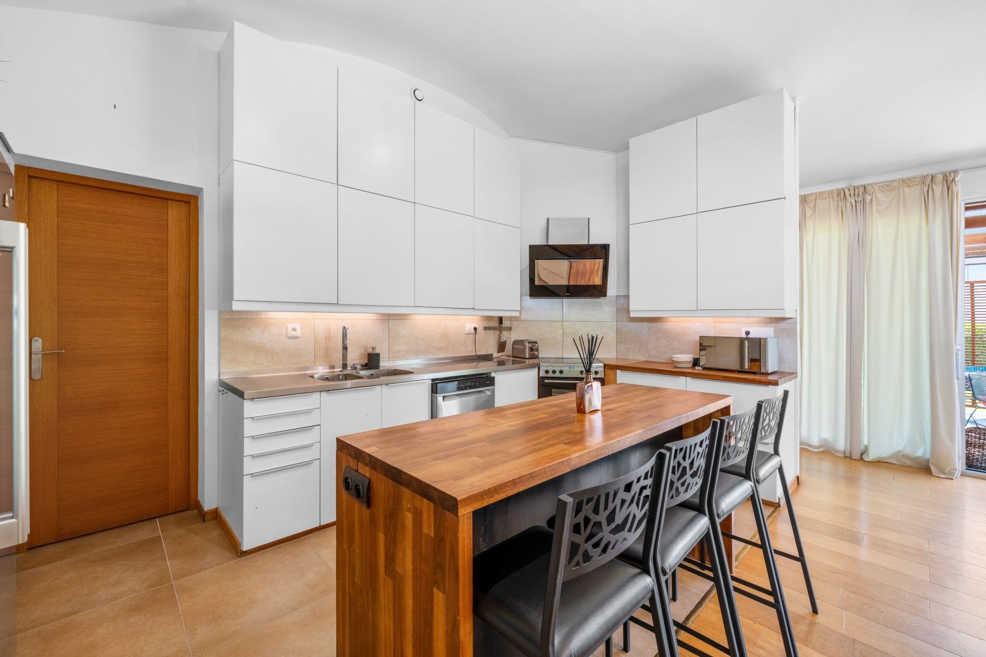 luxury house 8 Rooms for sale on VEIGY FONCENEX (74140)