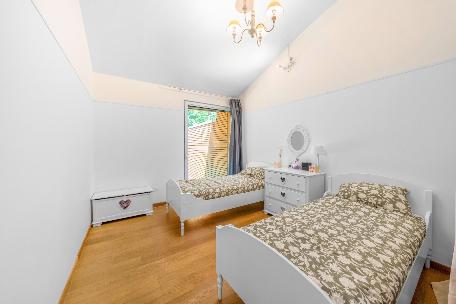 luxury house 8 Rooms for sale on VEIGY FONCENEX (74140)