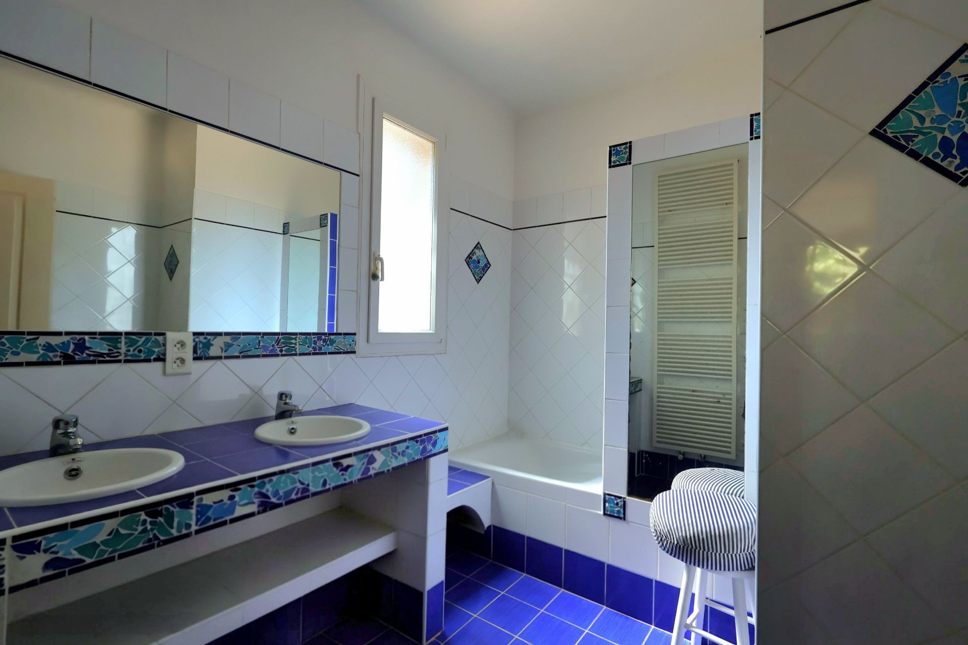 luxury house 7 Rooms for sale on MONTPELLIER (34070)