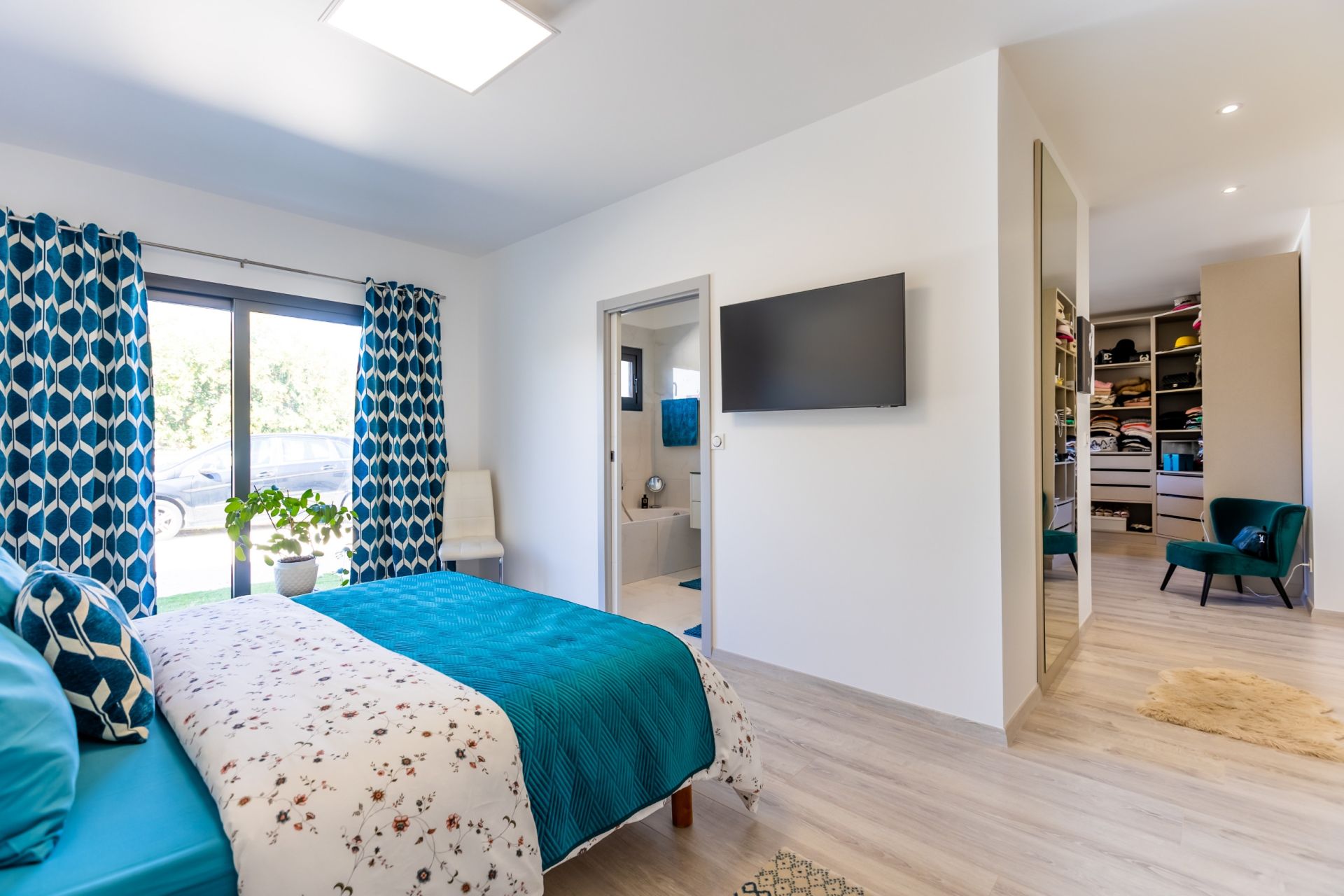 luxury house 5 Rooms for sale on THUIR (66300)