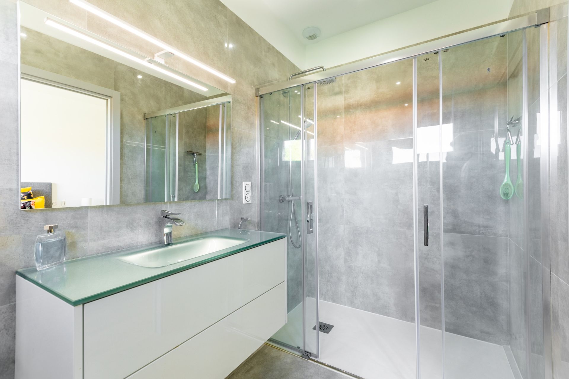 luxury house 5 Rooms for sale on THUIR (66300)