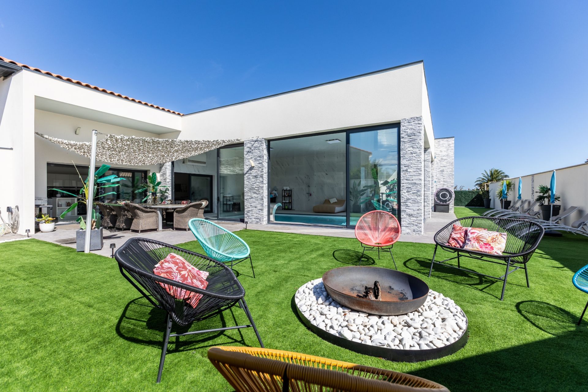 luxury house 5 Rooms for sale on THUIR (66300)