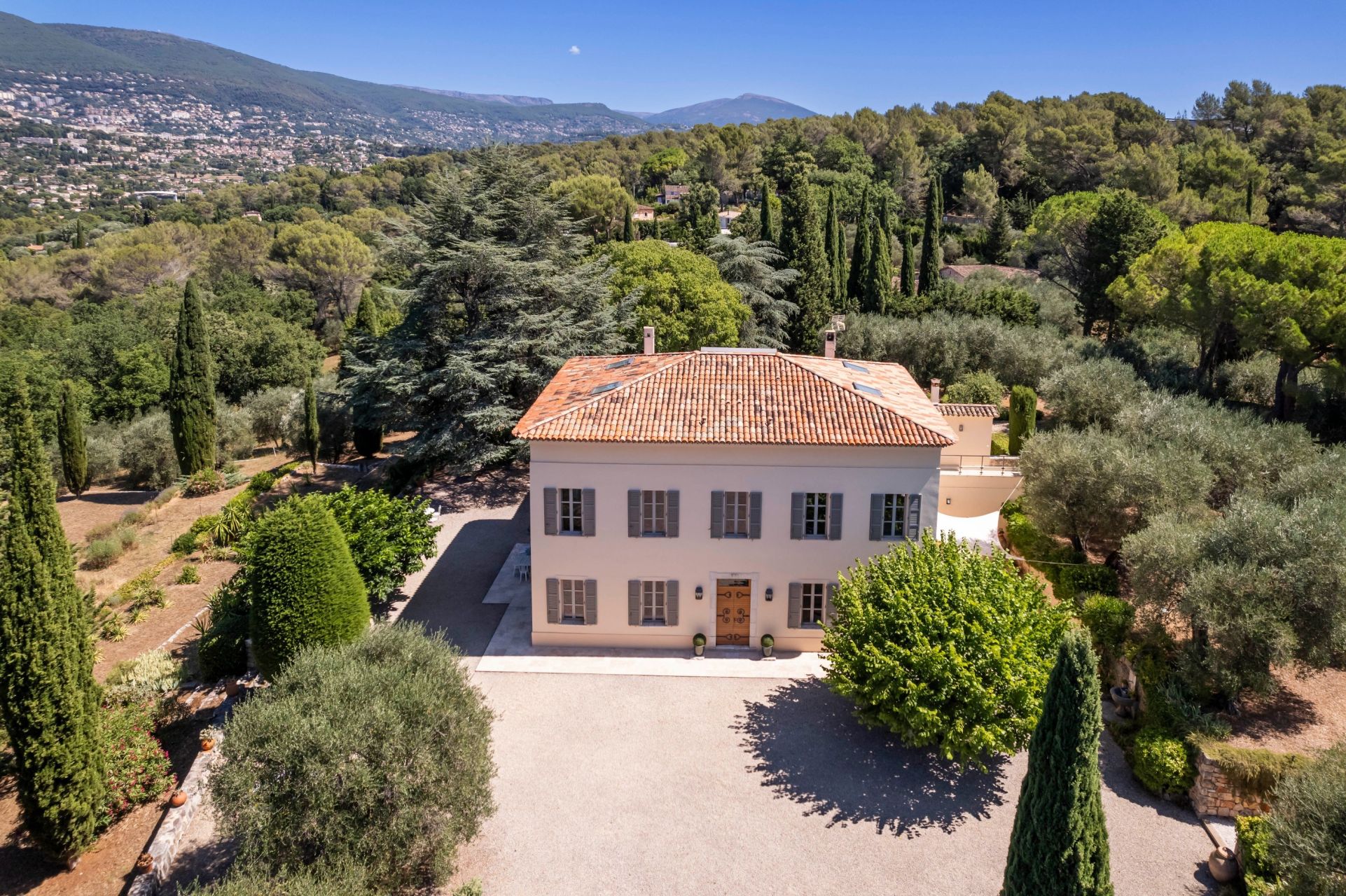 bastide 11 Rooms for sale on GRASSE (06130)