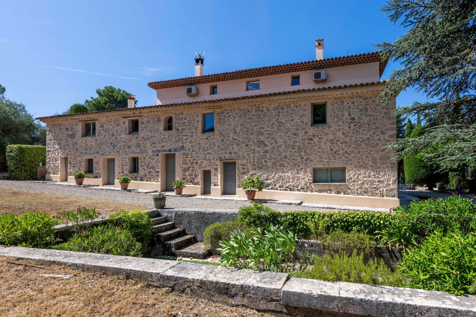 bastide 11 Rooms for sale on GRASSE (06130)