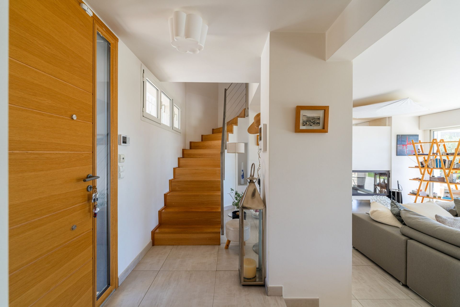 luxury house 6 Rooms for sale on LA CADIERE D AZUR (83740)