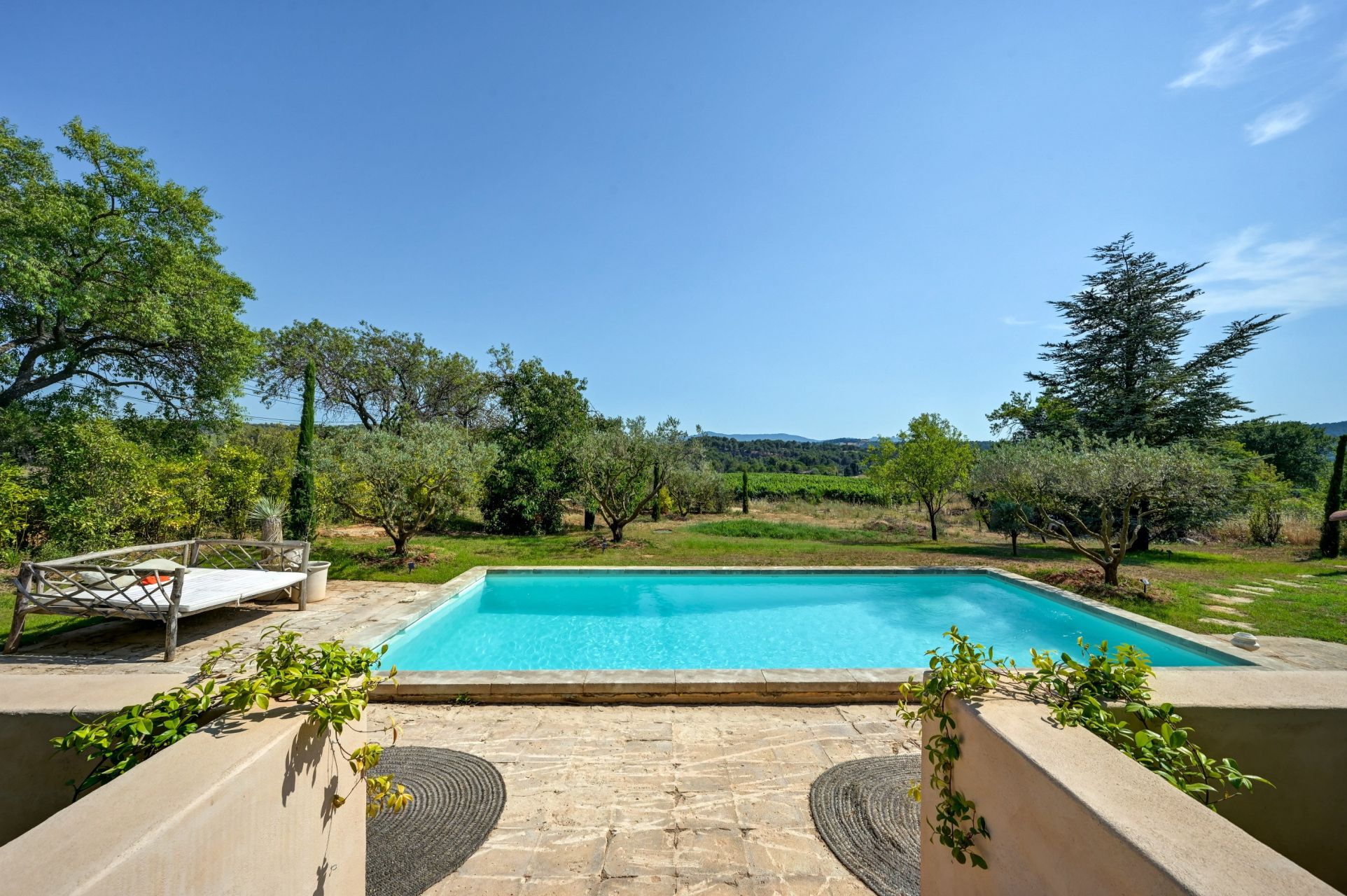 luxury house 8 Rooms for sale on AIX EN PROVENCE (13100)