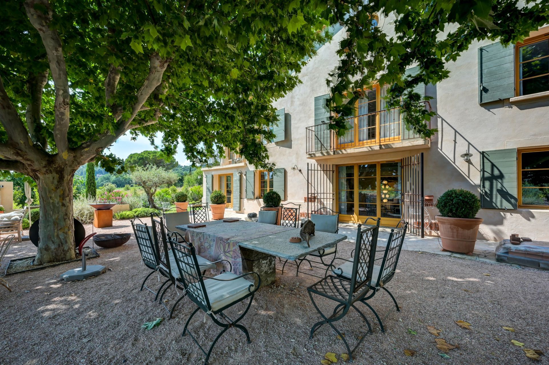 luxury house 8 Rooms for sale on AIX EN PROVENCE (13100)