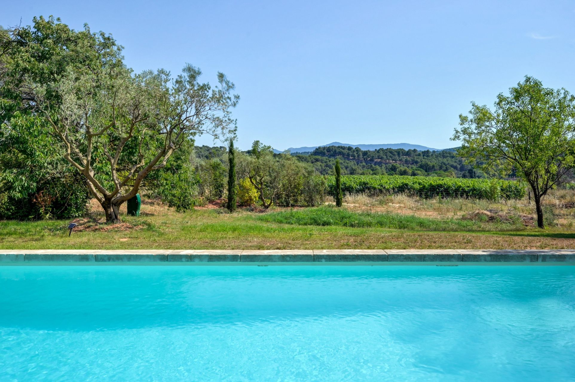 luxury house 8 Rooms for sale on AIX EN PROVENCE (13100)