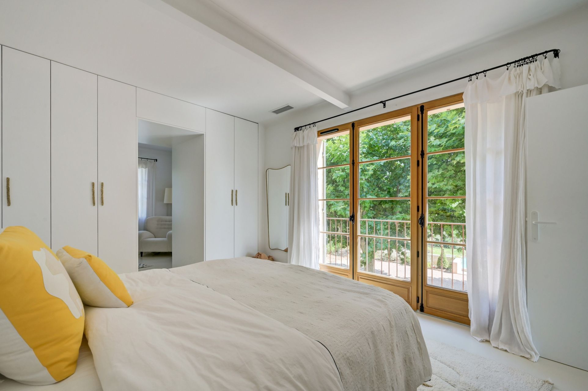 luxury house 8 Rooms for sale on AIX EN PROVENCE (13100)