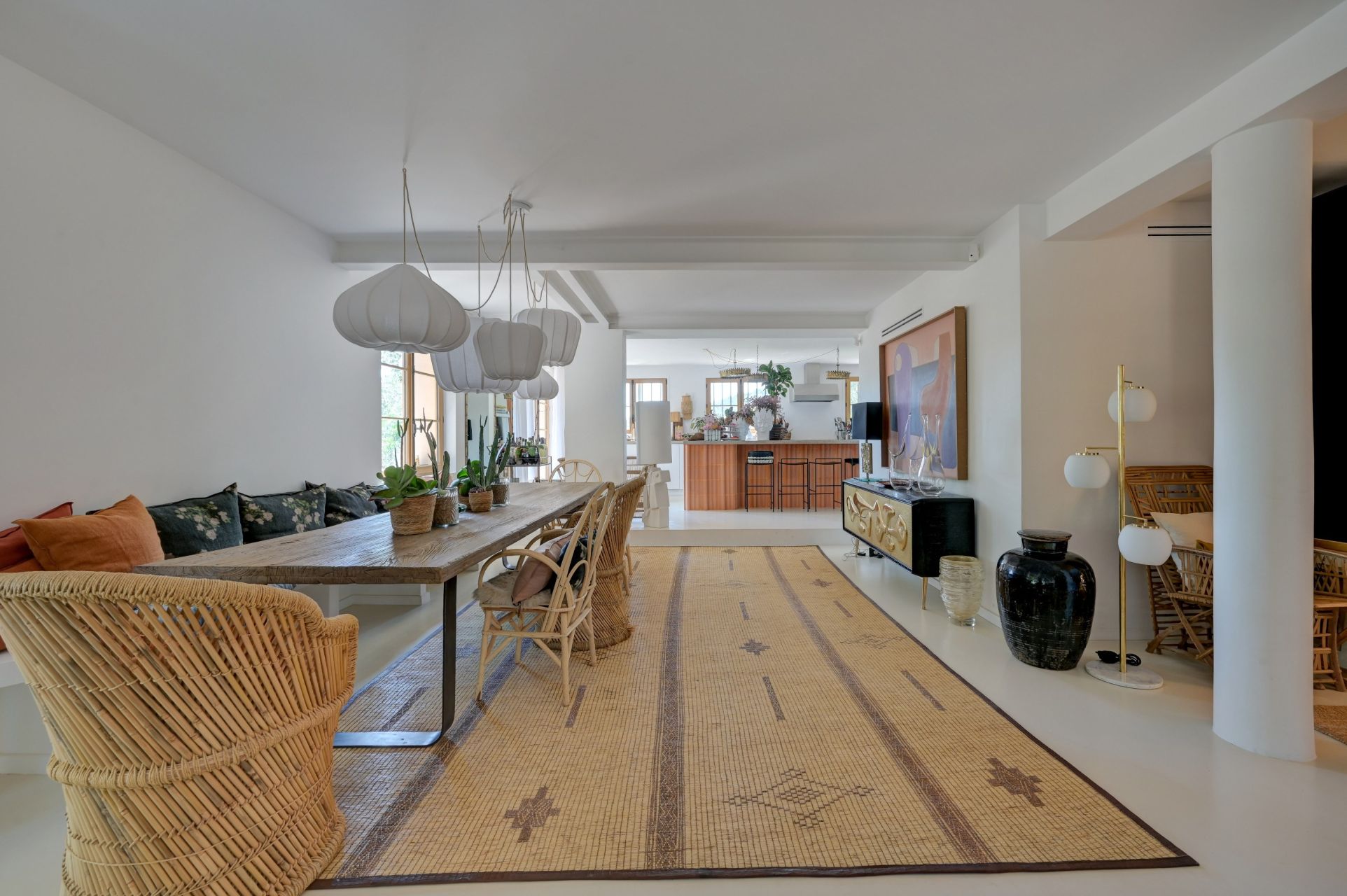 luxury house 8 Rooms for sale on AIX EN PROVENCE (13100)