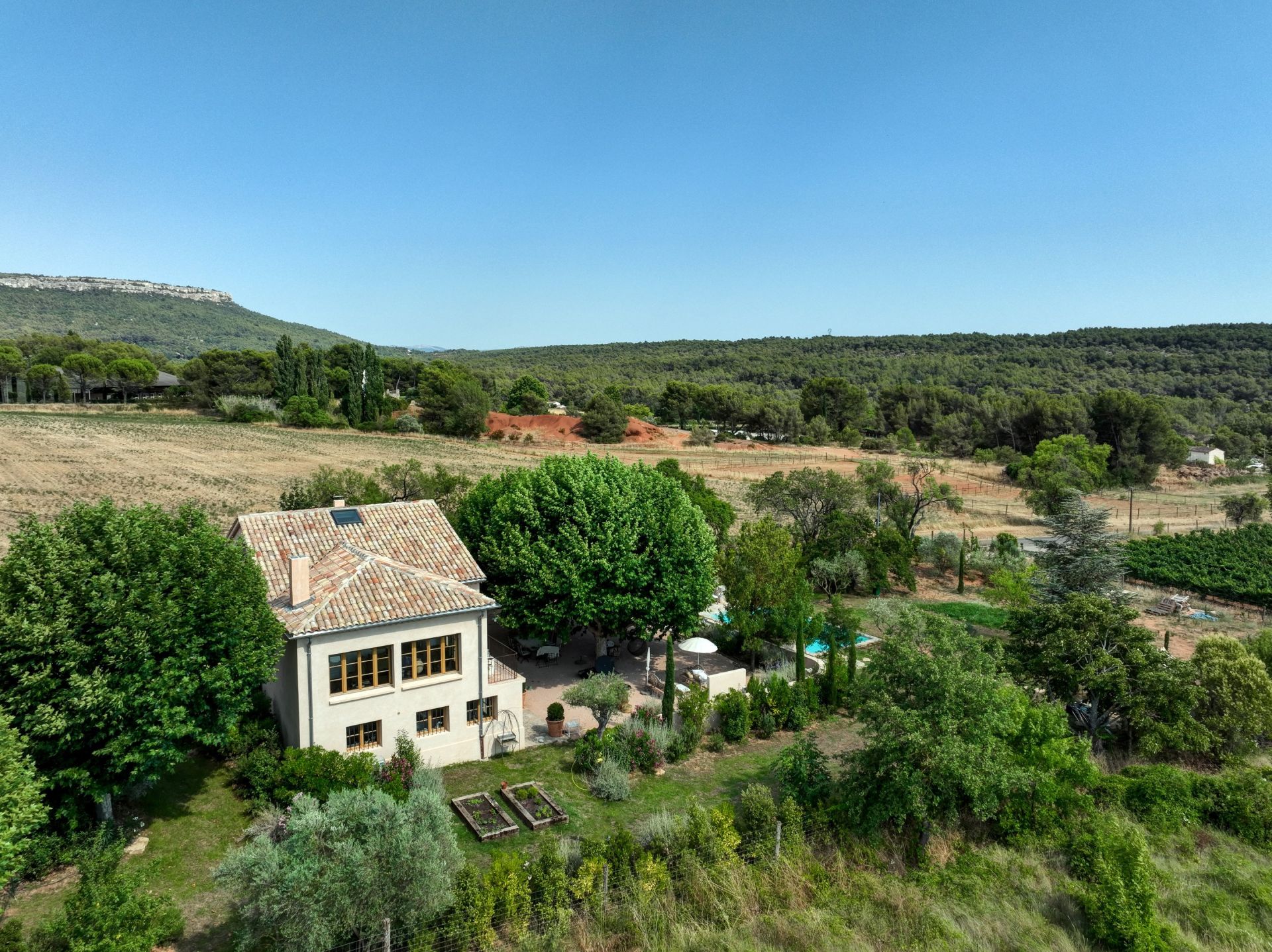 luxury house 8 Rooms for sale on AIX EN PROVENCE (13100)