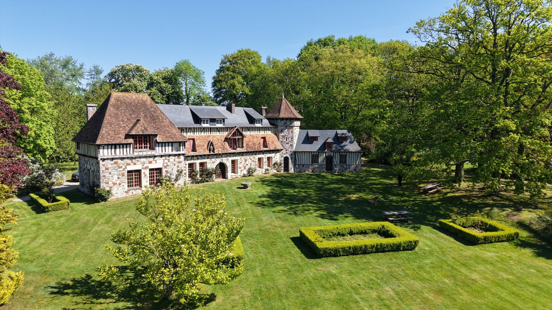 manoir 15 Pièces en vente sur ECAQUELON (27290)