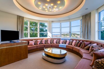 Sale Luxury apartment Saint-Tropez 4 Rooms 131 m²