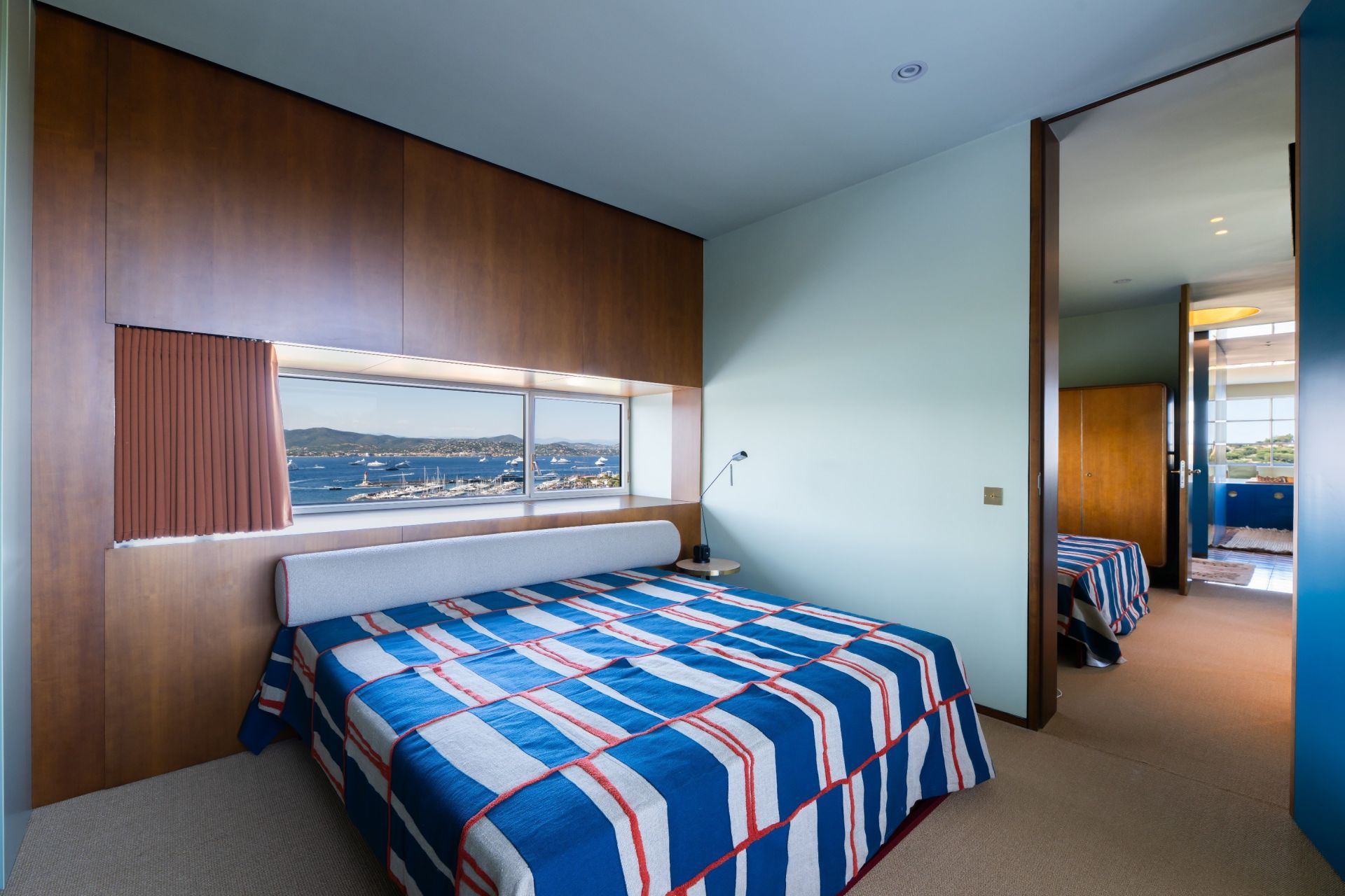 luxury apartment 4 Rooms for sale on ST TROPEZ (83990)