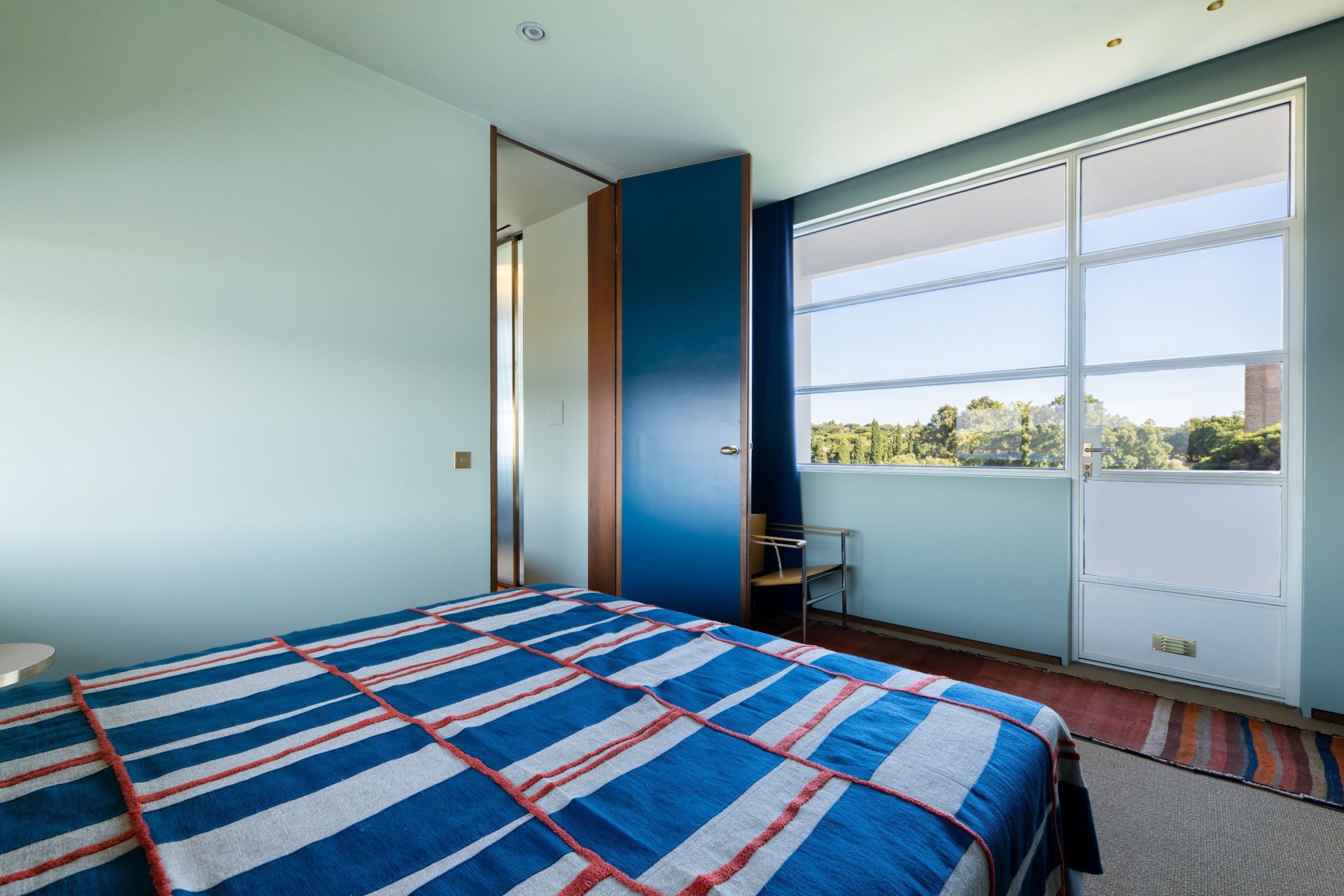 luxury apartment 4 Rooms for sale on ST TROPEZ (83990)