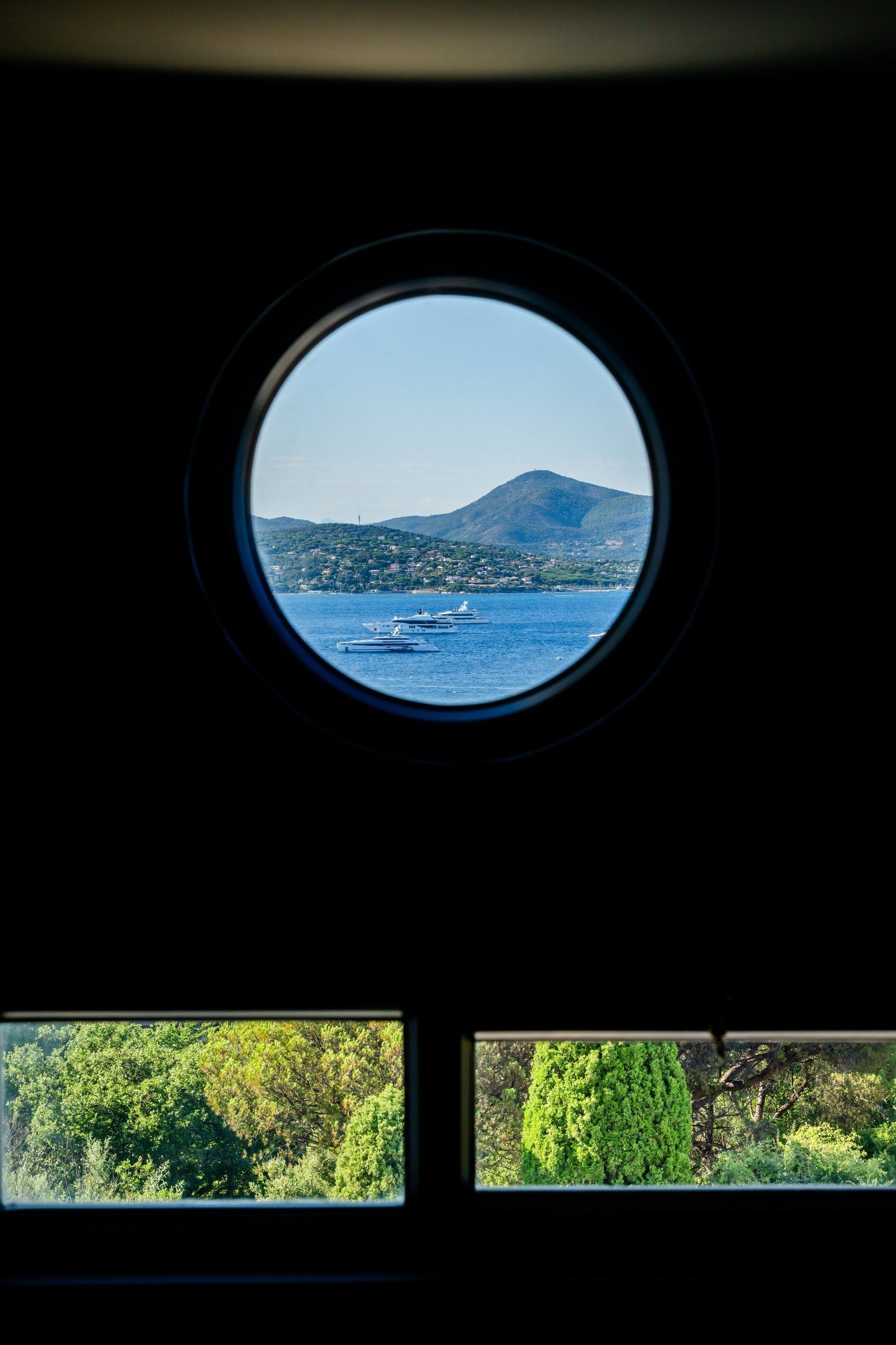 luxury apartment 4 Rooms for sale on ST TROPEZ (83990)