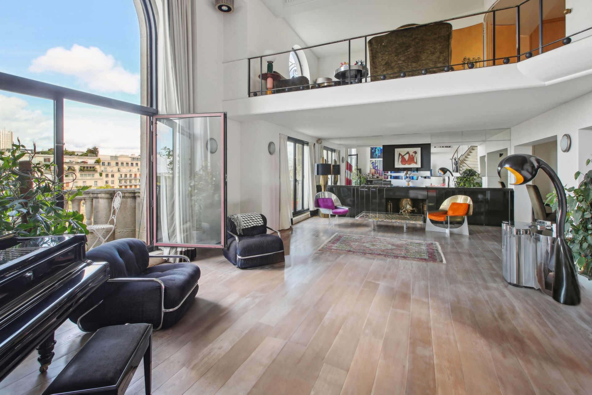 luxury duplex 5 Rooms for sale on PARIS (75116)