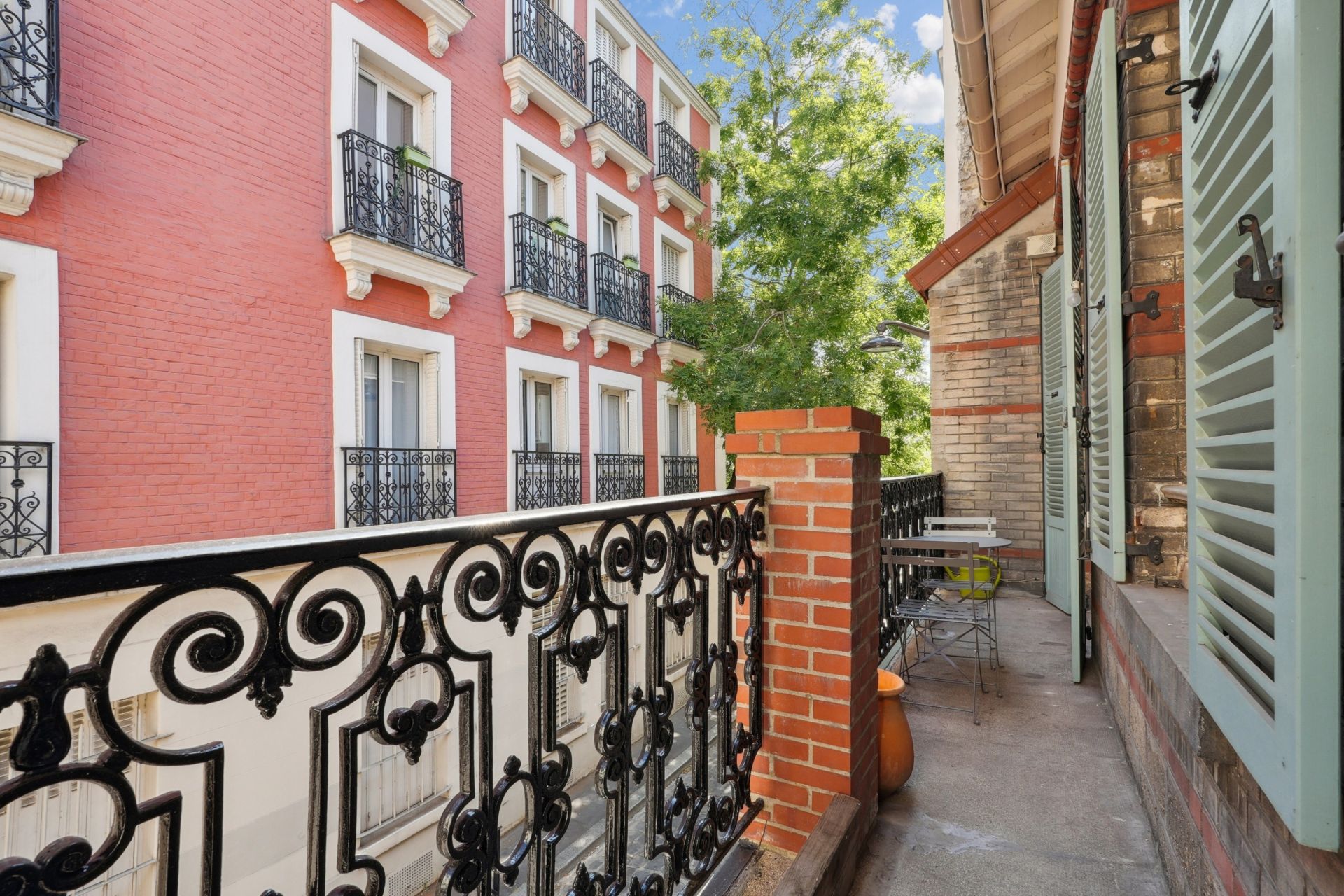 luxury house 4 Rooms for sale on PARIS (75014)