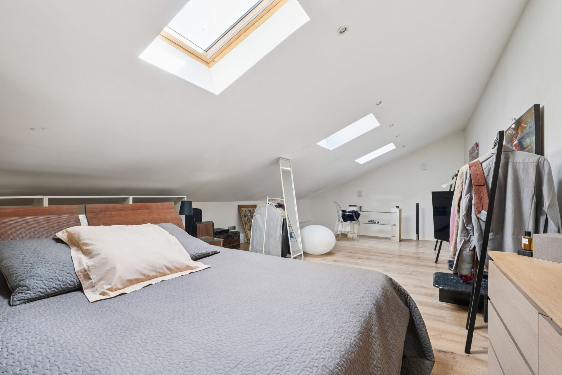 luxury house 4 Rooms for sale on PARIS (75014)