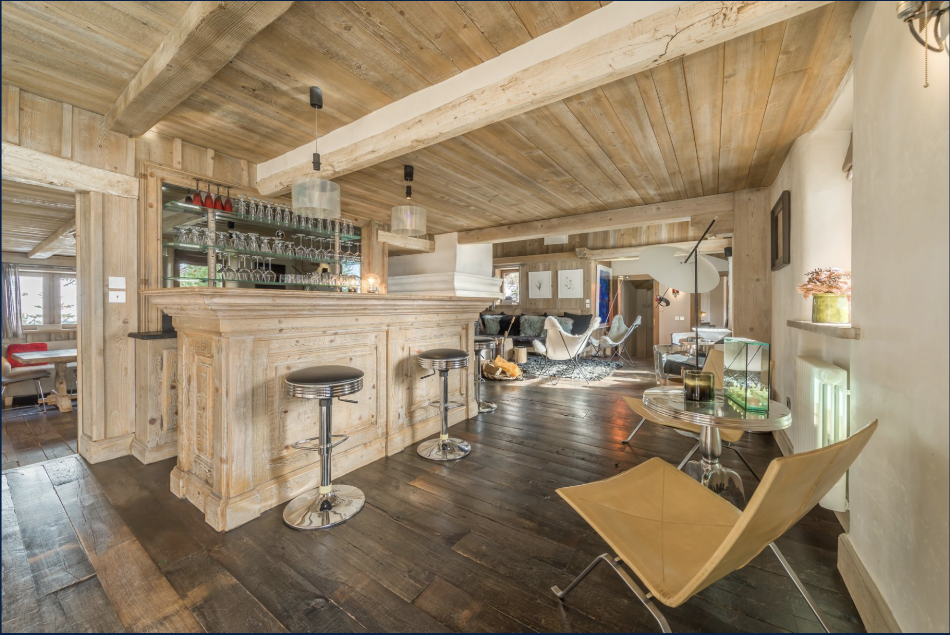 luxury chalet 10 Rooms for sale on VAL D ISERE (73150)