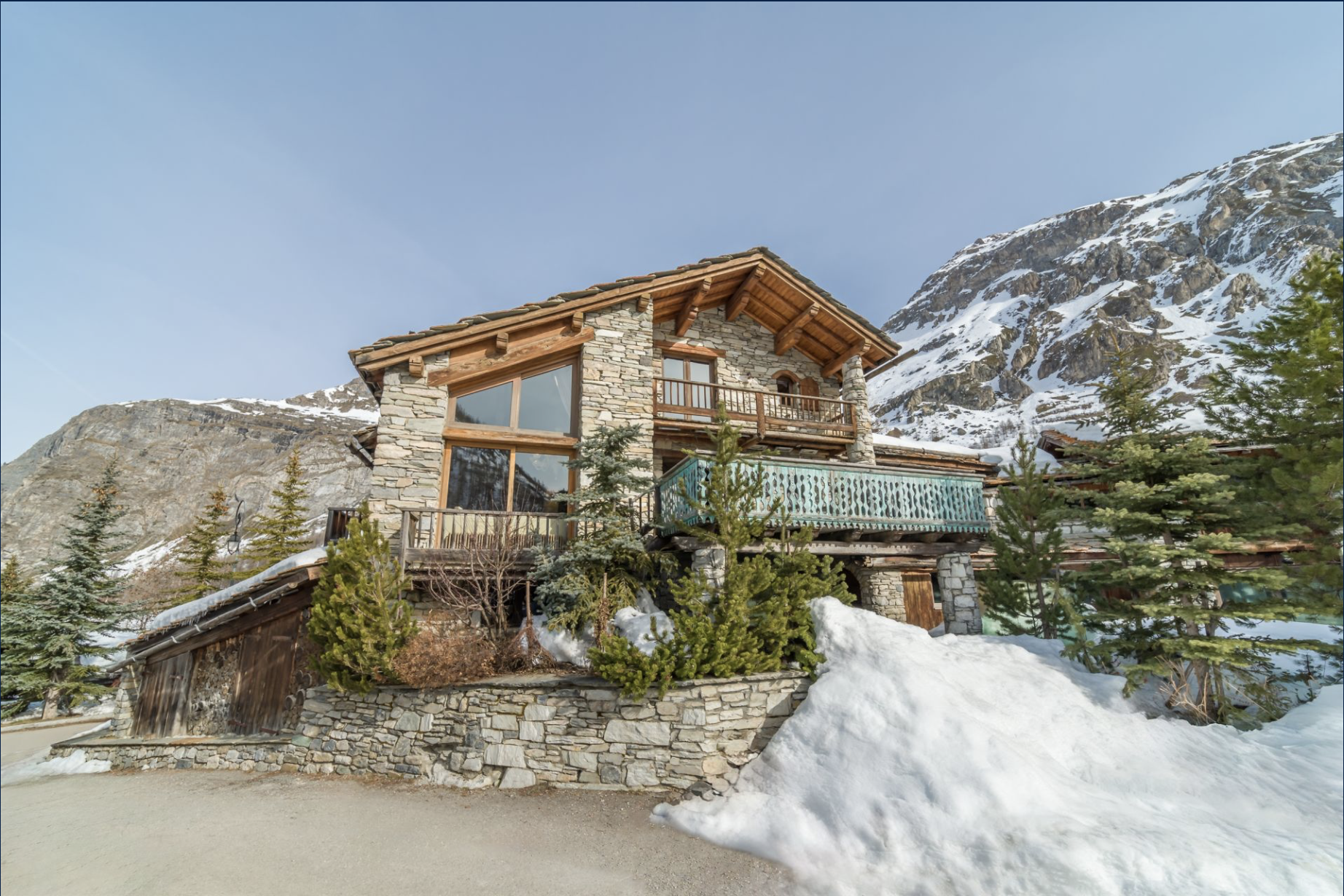 luxury chalet 10 Rooms for sale on VAL D ISERE (73150)