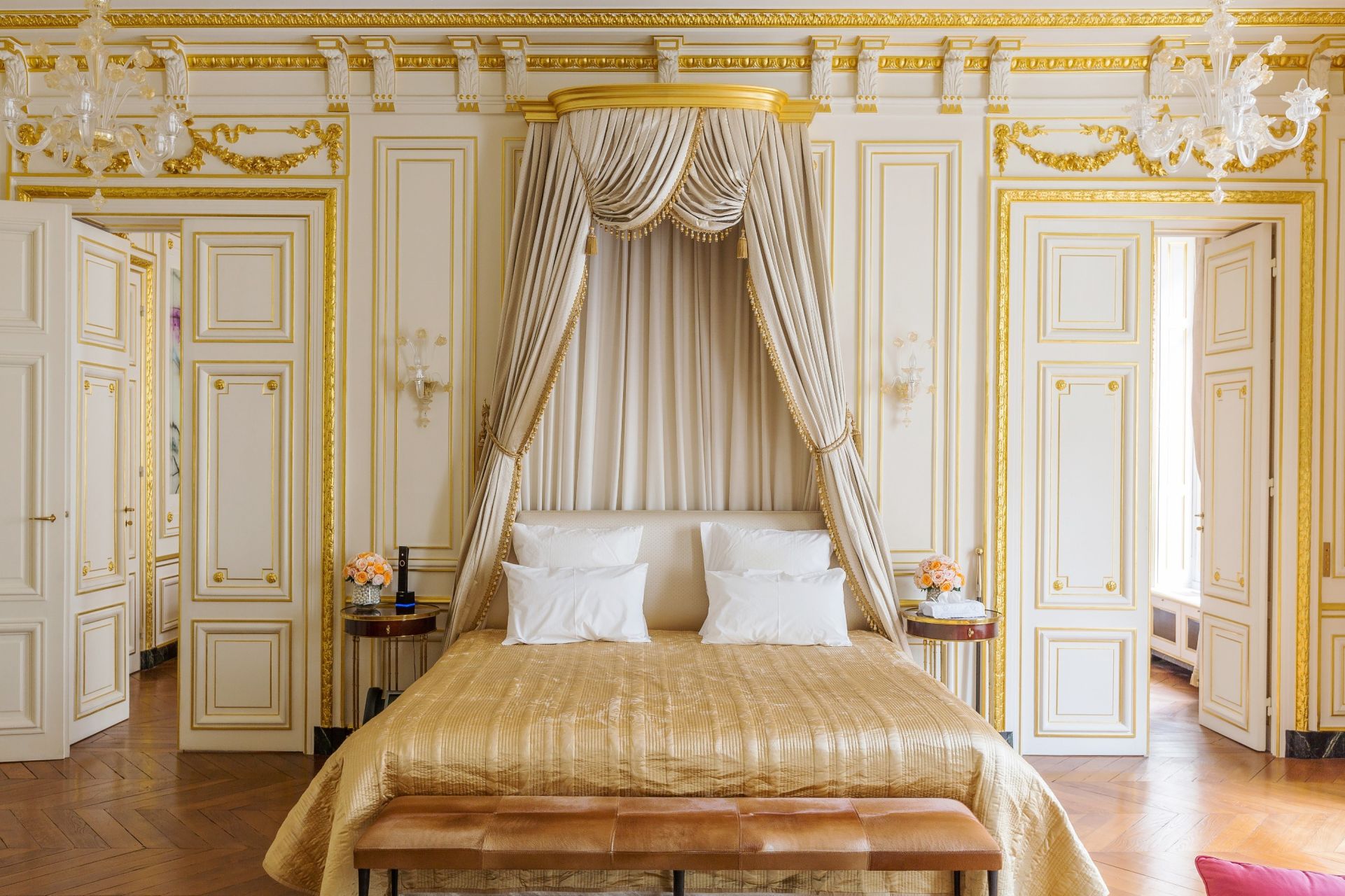 luxury apartment 7 Rooms for sale on PARIS (75008)