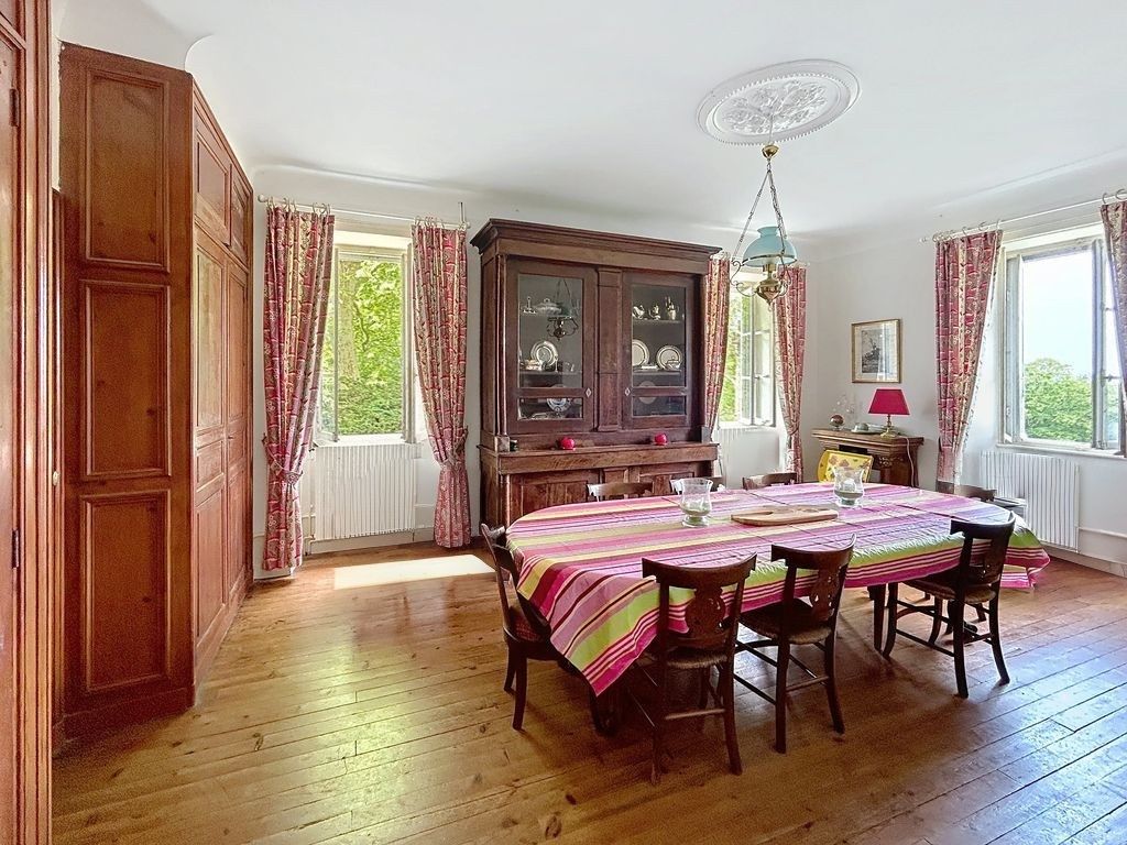 maison de luxe 16 Pièces en vente sur ST PEE SUR NIVELLE (64310)