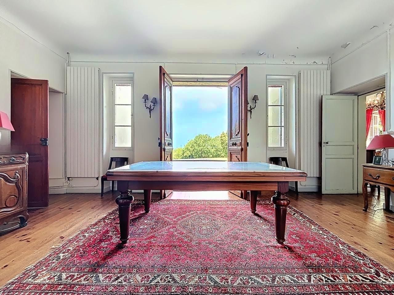 maison de luxe 16 Pièces en vente sur ST PEE SUR NIVELLE (64310)