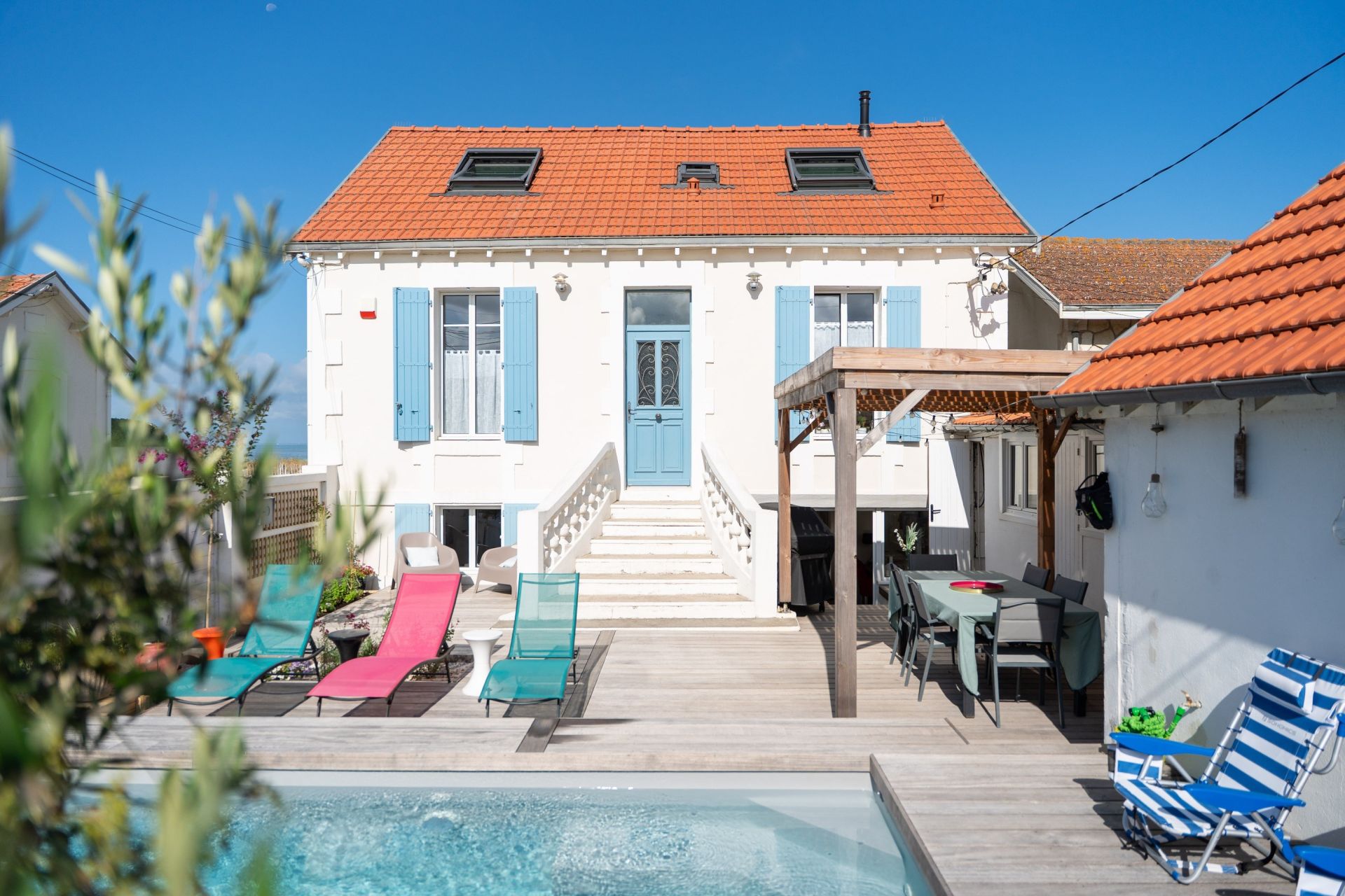 luxury house 7 Rooms for sale on CHATELAILLON PLAGE (17340)