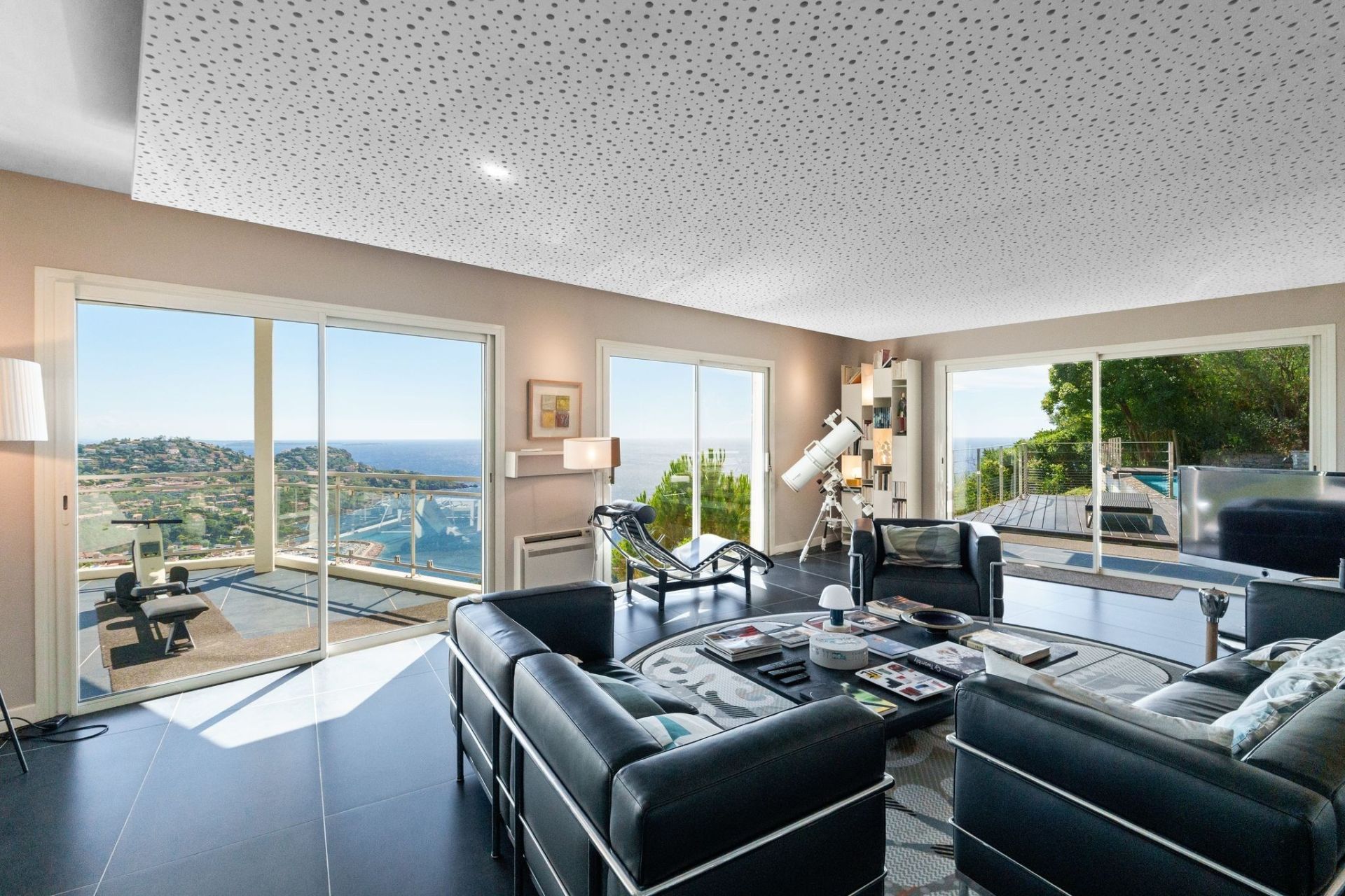 maison contemporaine 7 Pièces en vente sur THEOULE SUR MER (06590)