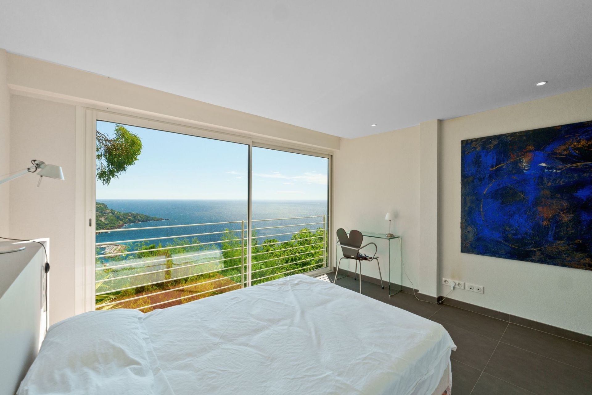 maison contemporaine 7 Pièces en vente sur THEOULE SUR MER (06590)