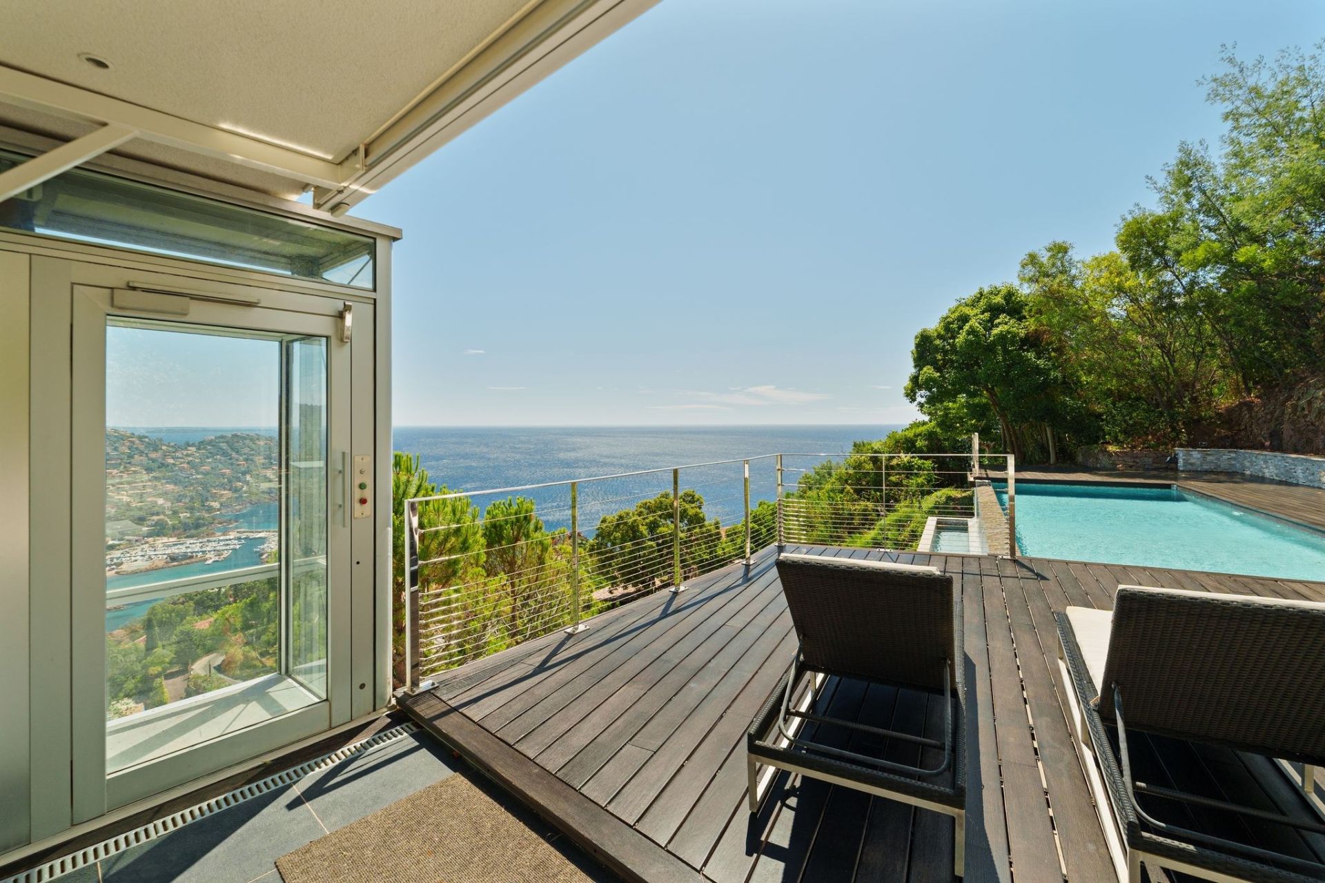 maison contemporaine 7 Pièces en vente sur THEOULE SUR MER (06590)