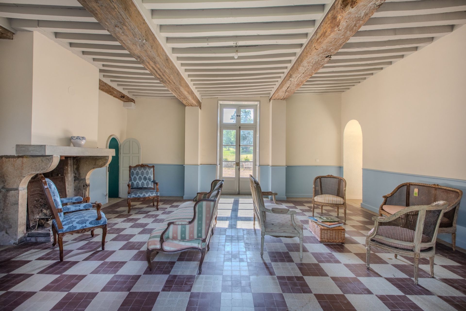 château 12 Pièces en vente sur SAULIEU (21210)