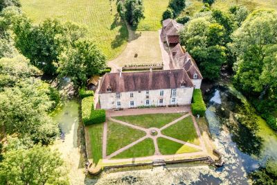 Vente Château Saulieu 12 Pièces 530 m²