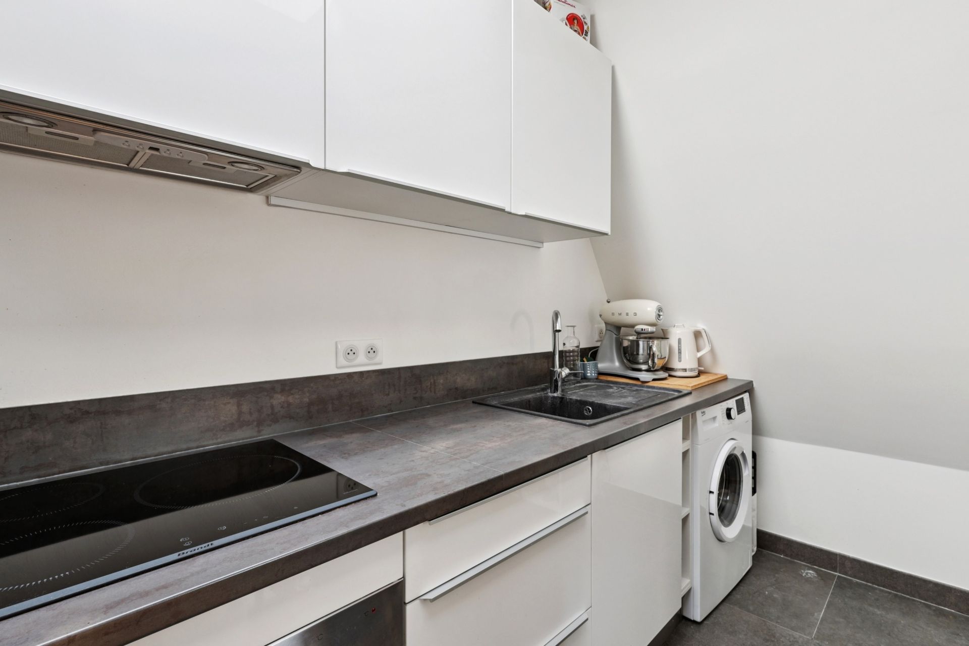 luxury apartment 1 room for sale on PARIS (75008)