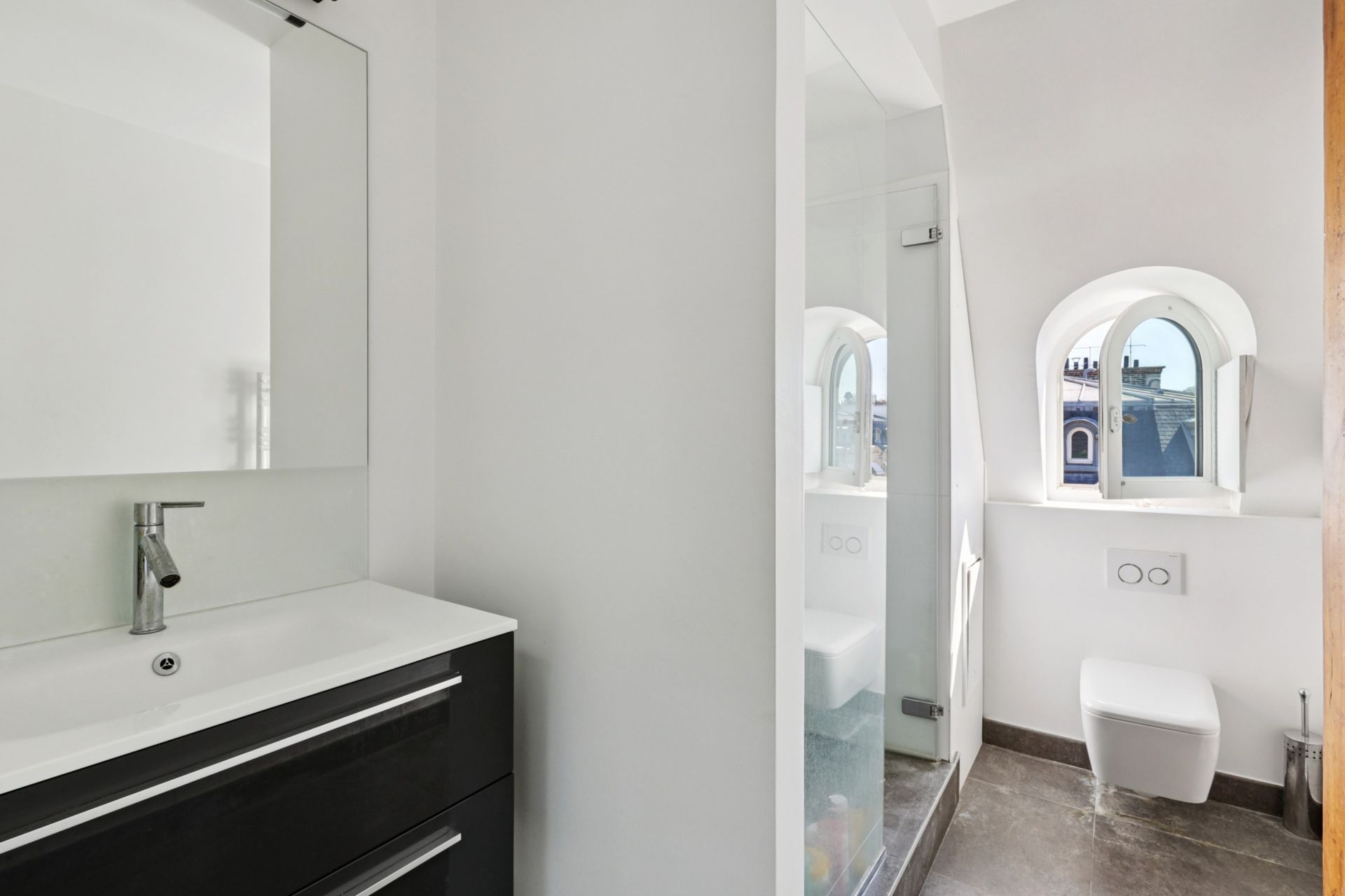 luxury apartment 1 room for sale on PARIS (75008)