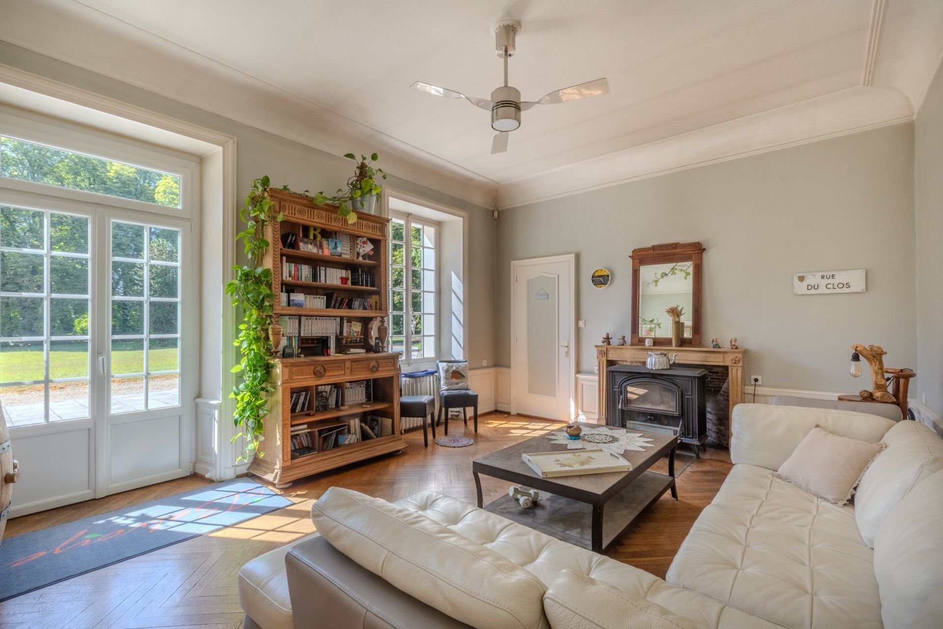 mansion 15 Rooms for sale on DOLE (39100)