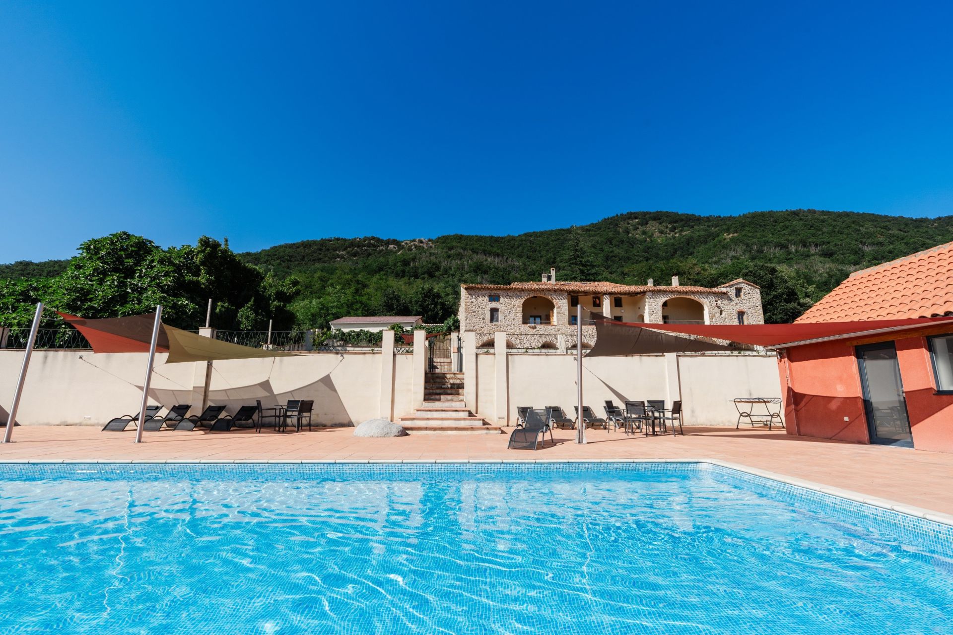 maison de luxe 14 Pièces en vente sur ST LAURENT DE CERDANS (66260)