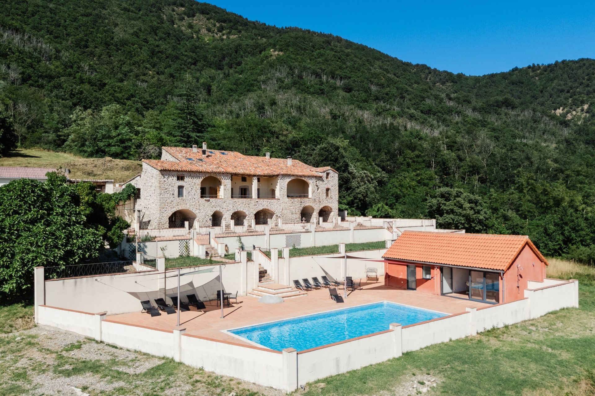 maison de luxe 14 Pièces en vente sur ST LAURENT DE CERDANS (66260)