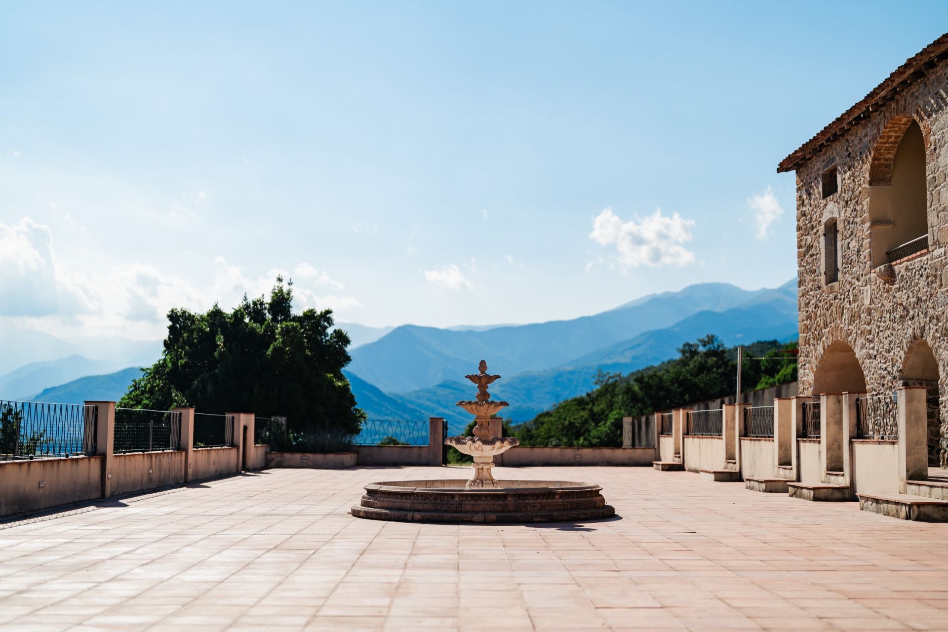 maison de luxe 14 Pièces en vente sur ST LAURENT DE CERDANS (66260)