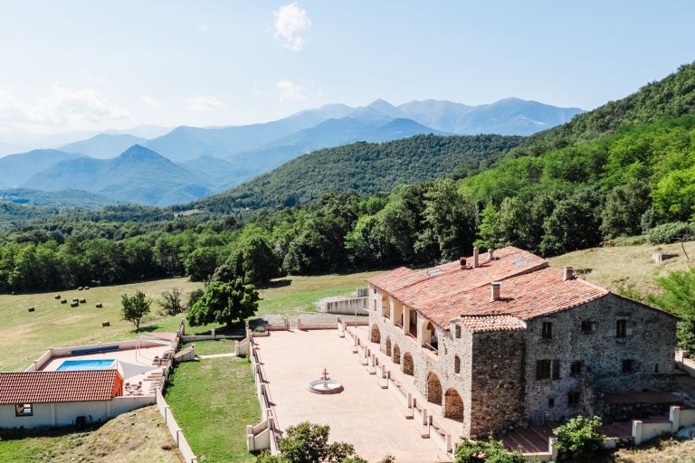 maison de luxe 14 Pièces en vente sur ST LAURENT DE CERDANS (66260)