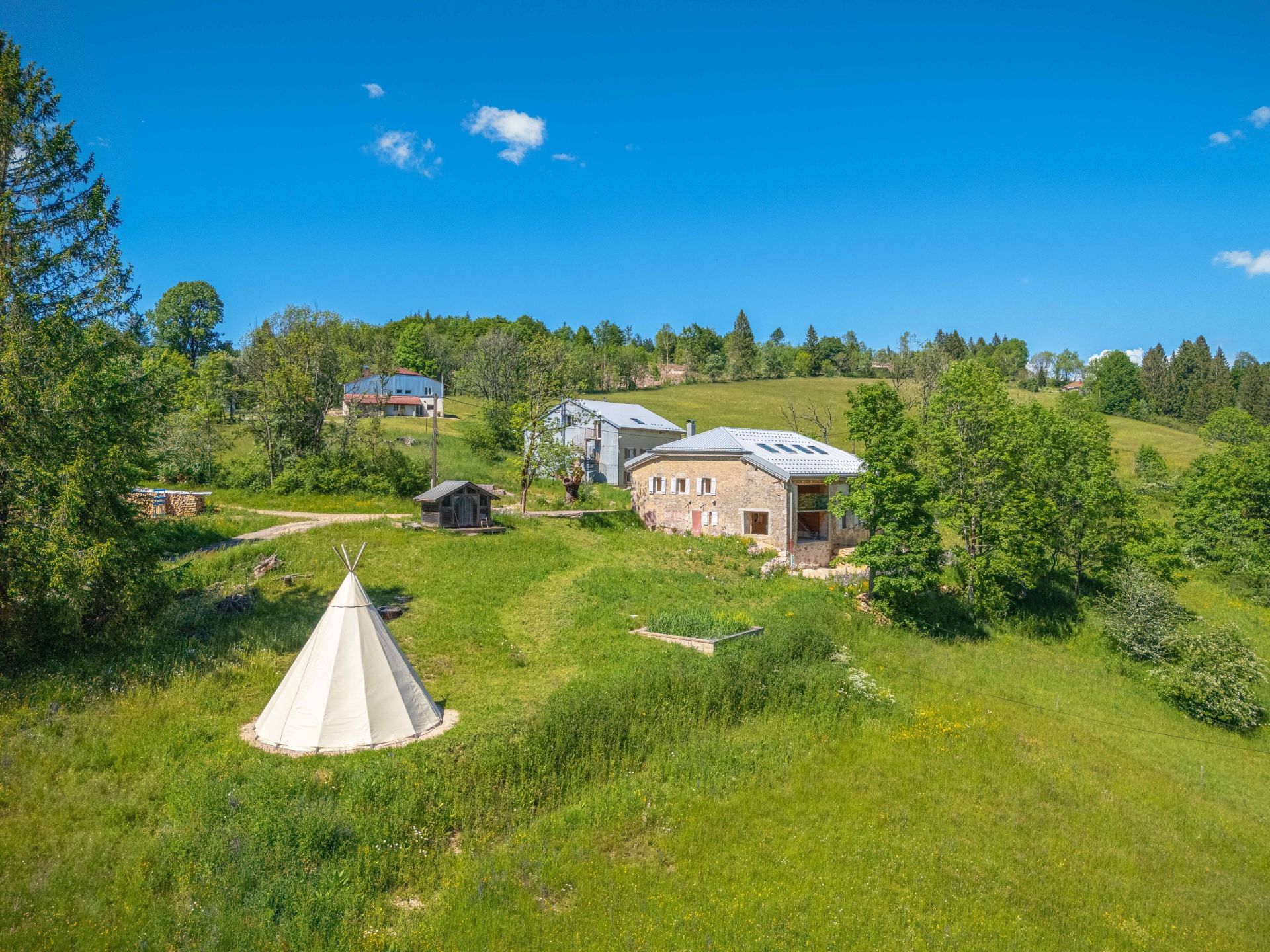 luxury house 7 Rooms for sale on SEPTMONCEL LES MOLUNES (39310)