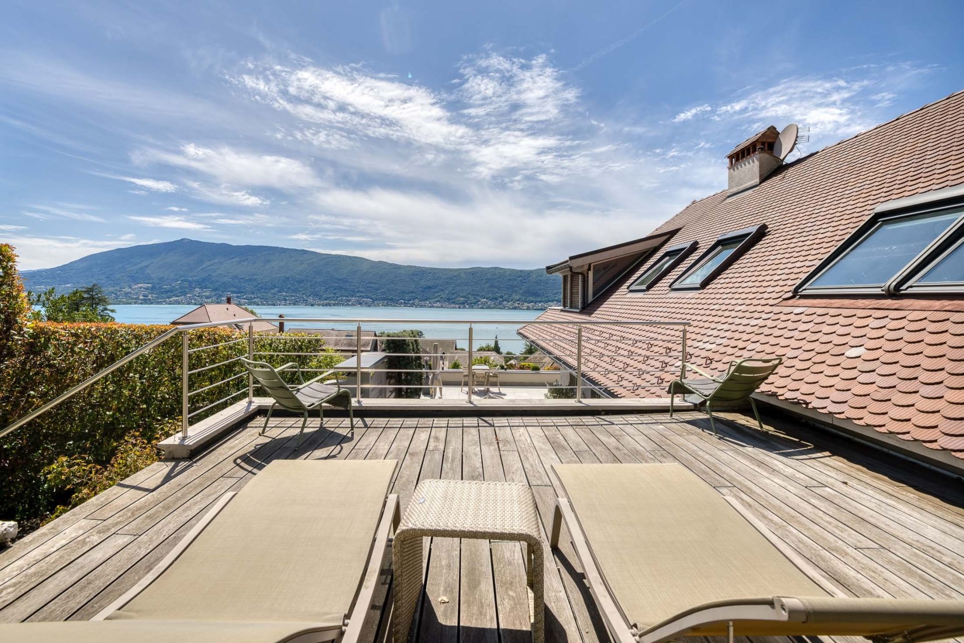 luxury house 7 Rooms for sale on VEYRIER DU LAC (74290)