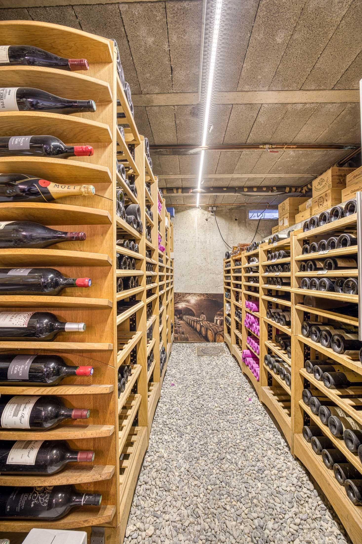 luxury house 7 Rooms for sale on VEYRIER DU LAC (74290)