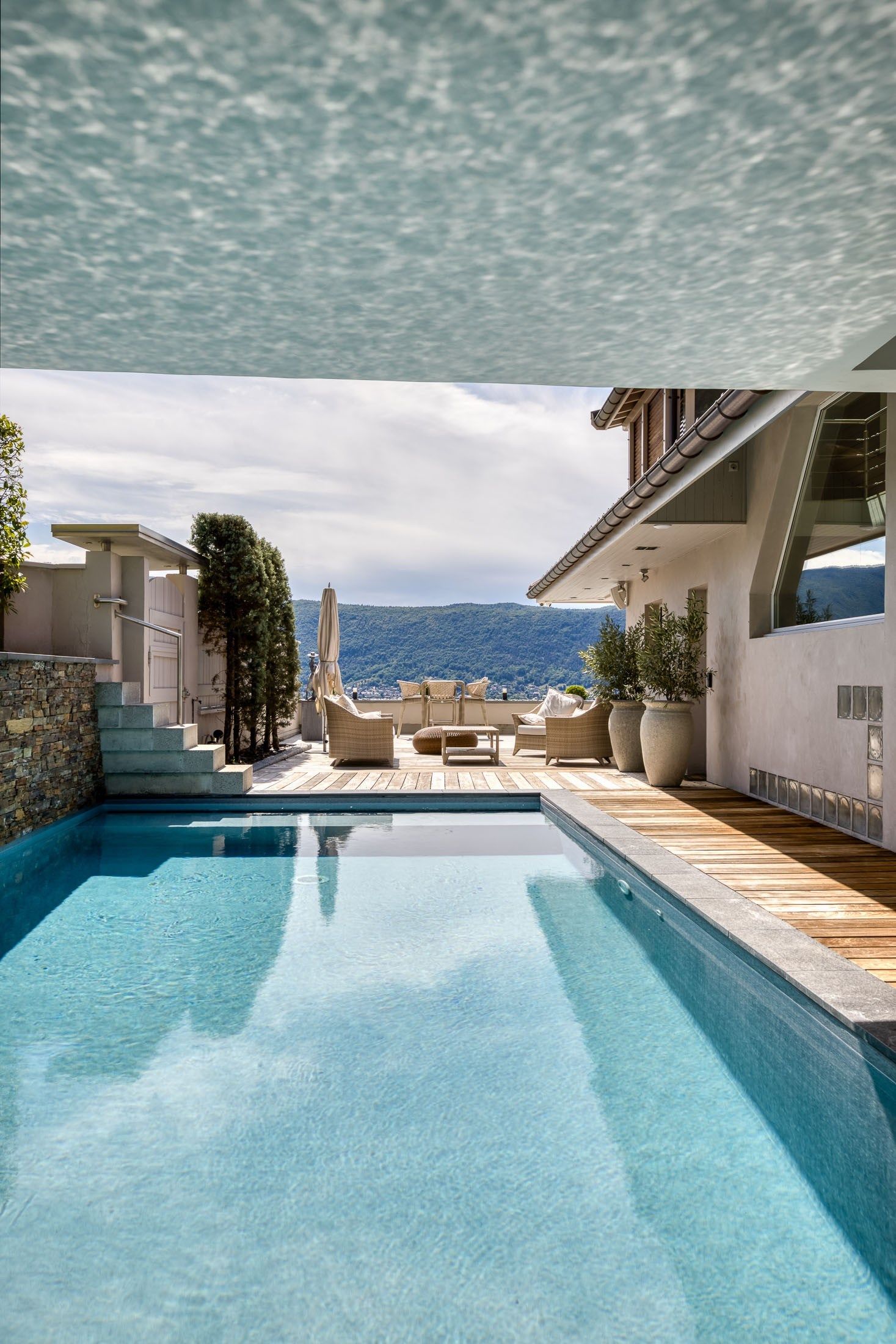 luxury house 7 Rooms for sale on VEYRIER DU LAC (74290)
