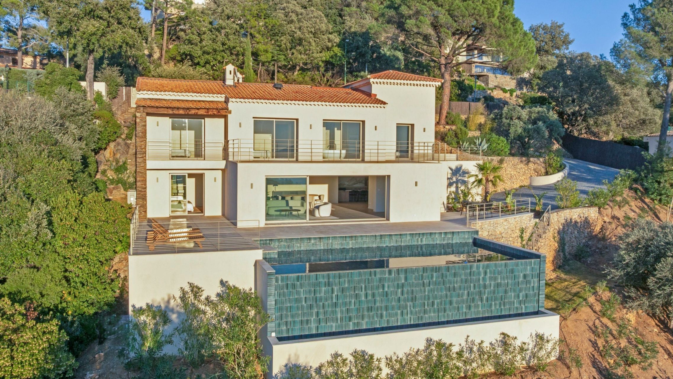 villa de luxe 6 Pièces en vente sur LES ISSAMBRES (83380)